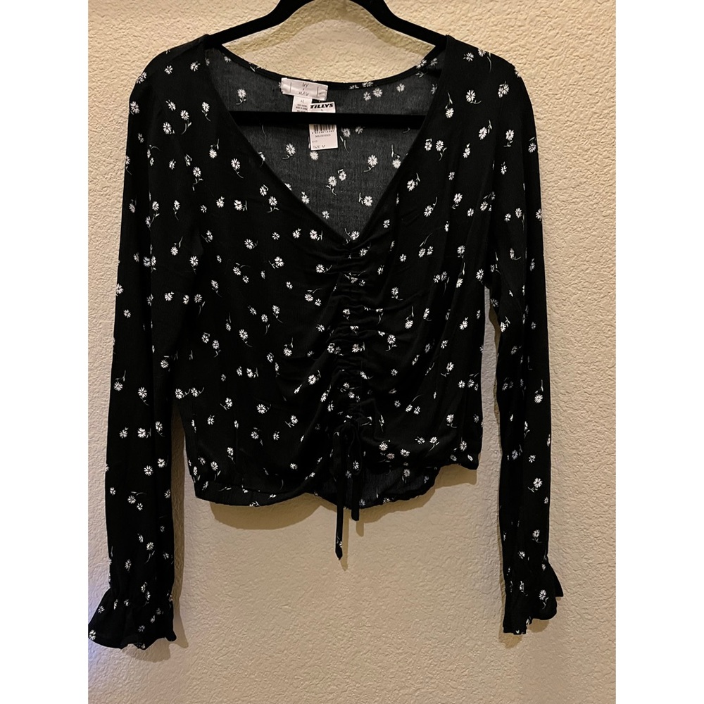 Ivy & Main | Black Floral Long Sleeve with Cinched Tie Front